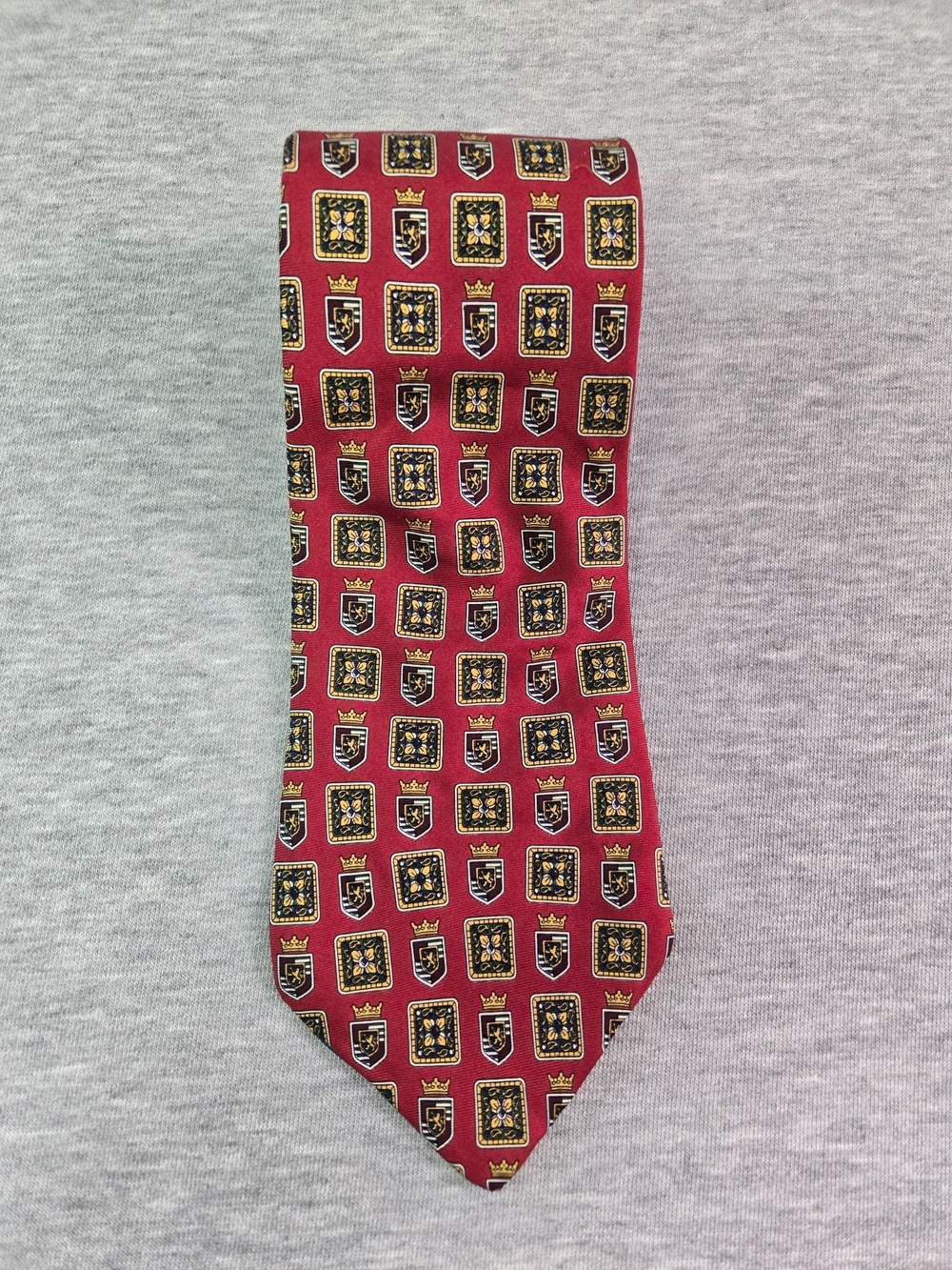 Tommy Hilfiger Tie Mens One Sz Red Silk Crest Shield Geometric Academia Necktie